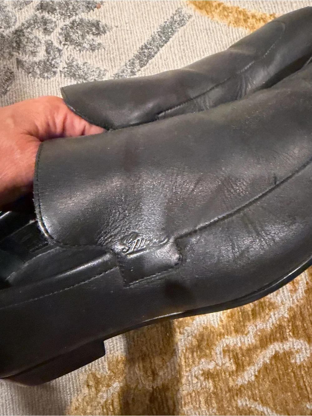 Men's Gucci Black Leather Slip-On Dress Loafers size 8.5 runs very big